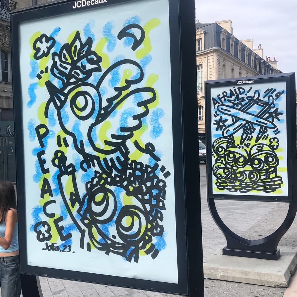 Installation view of “Bleu, jaune et liberté” at Zone Trois Galerie, Bordeaux
