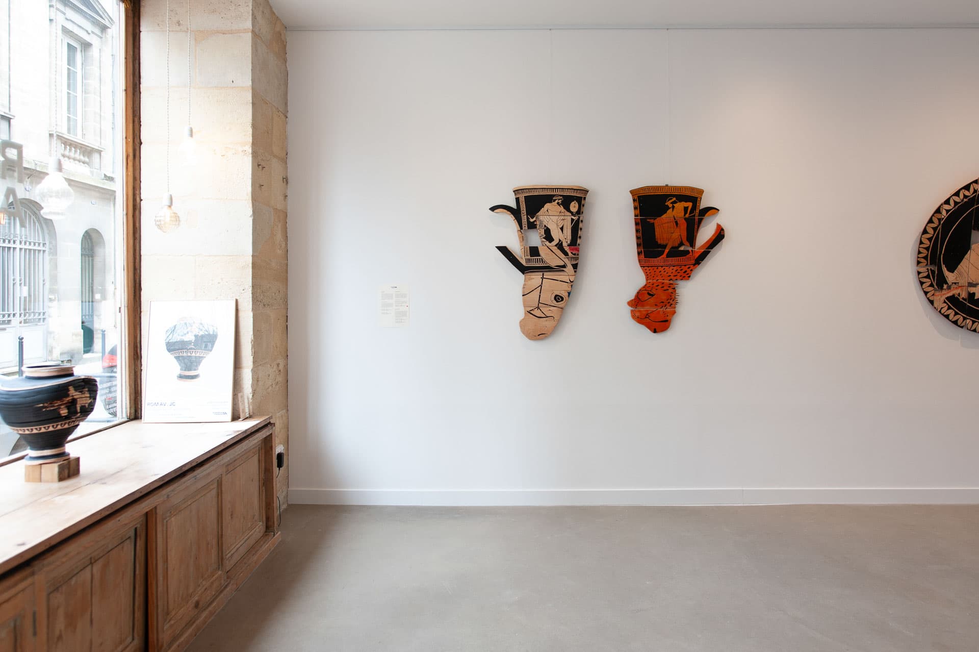 Vue de l’exposition « Burdigala, ex vin ad skathos » à Zone Trois Galerie, Bordeaux