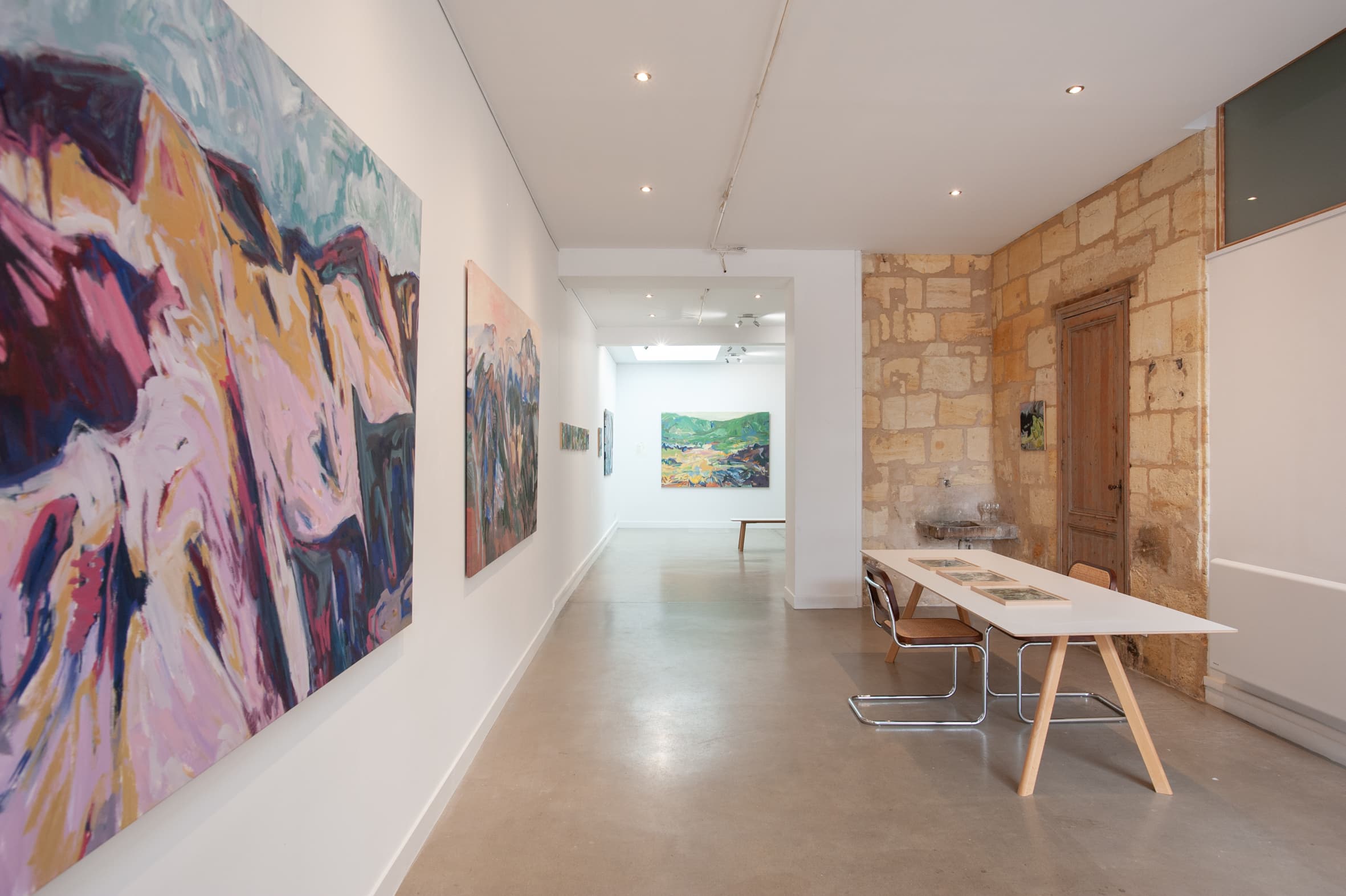 Vue de l’exposition « Quête de liberté » à Zone Trois Galerie, Bordeaux